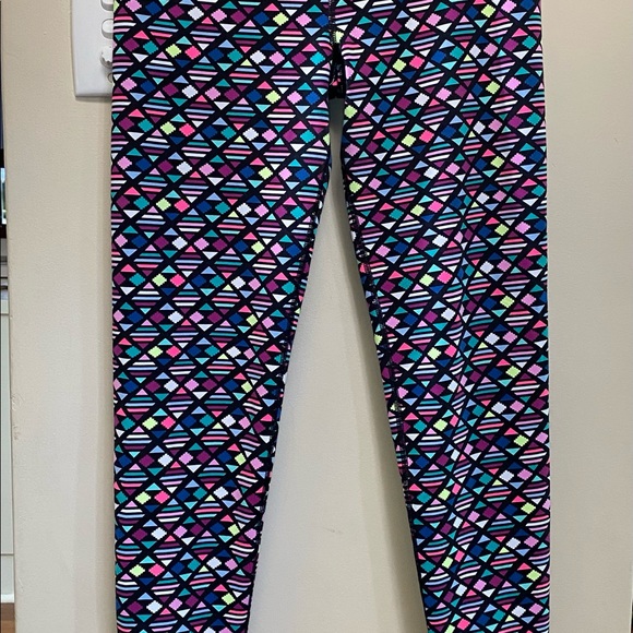 Two pairs of Victoria’s Secret sport leggings - Picture 9 of 10
